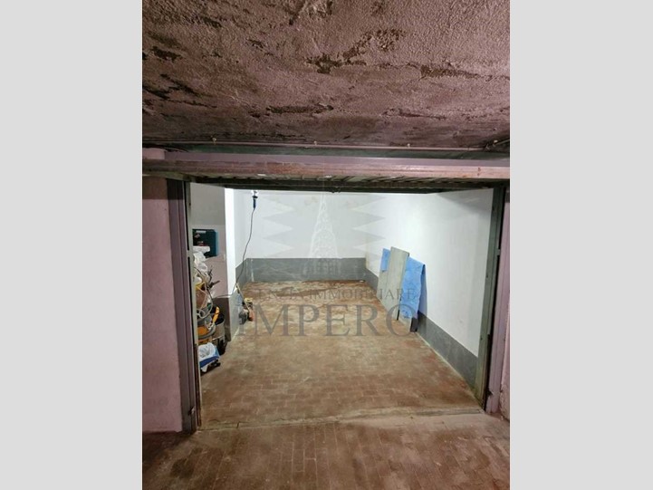 Box in Vendita a Ventimiglia, 27'000€, 16 m²