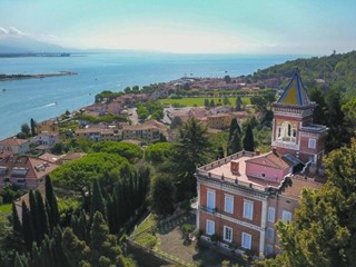 Trilocale in Vendita a Ameglia, zona Bocca di Magra, 398'000&euro;, 200 m², arredato