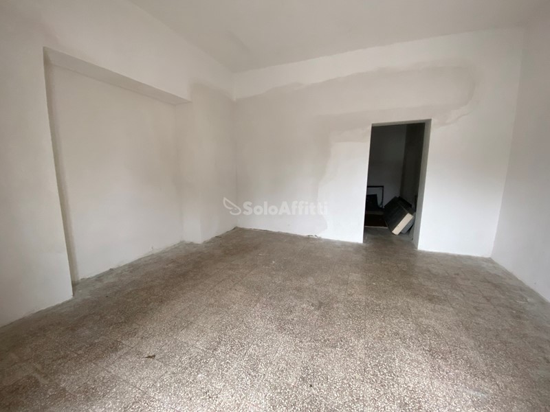 Capannone in Affitto a Latina, zona Borgo Podgora, 750€, 40 m²