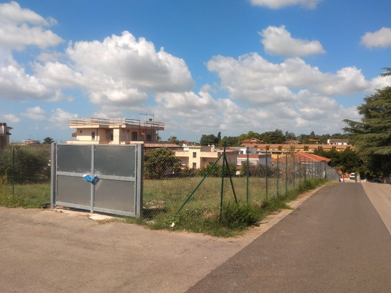 Terreno edificabile in Vendita a Cisterna di Latina, zona Franceschetti, 110'000€, 1500 m²