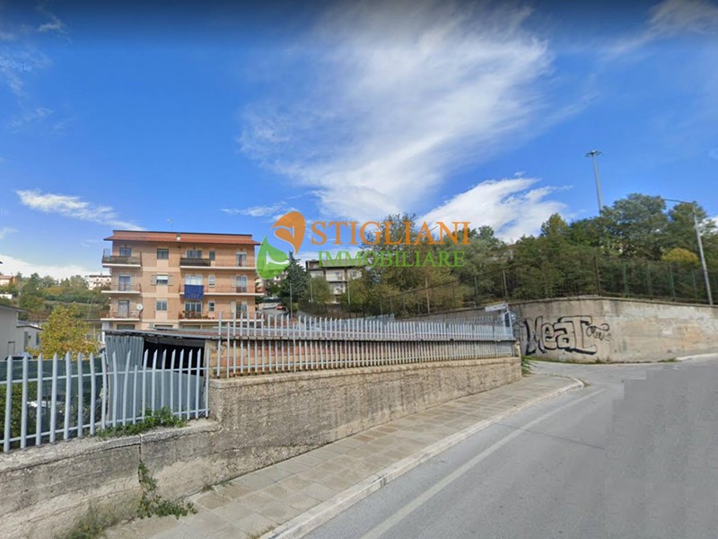 Magazzino in Vendita a Campobasso, zona Periferia, 33'000€, 65 m²