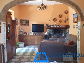 Casa Indipendente in Vendita a Lamporecchio, 315'000€, 100 m²