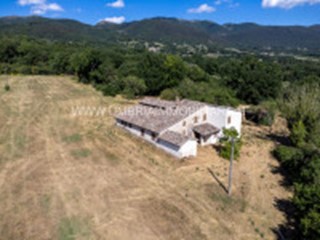 Rustico in Vendita a Massa Martana, zona Massa Martana, 500'000€, 400 m²
