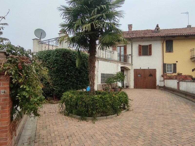 Cascina in Vendita a Calliano Monferrato, zona san desiderio, 95'000&euro;, 187 m²