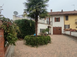 Cascina in Vendita a Calliano Monferrato, zona san desiderio, 95'000&euro;, 187 m²