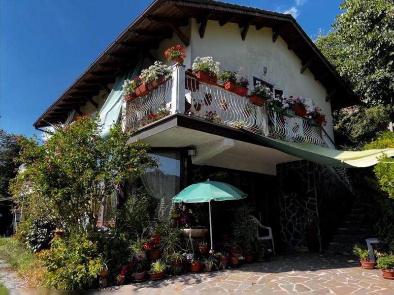 Casa Indipendente in Vendita a Pontinvrea, 185'000€, 147 m²