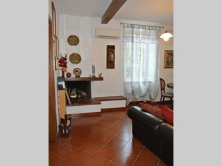 Casa Indipendente in Vendita a Luni, 349'000€, 230 m²