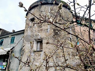 Casa Indipendente in Vendita a Aulla, zona Albiano Magra, 98'000€, 160 m²