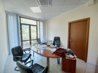 Ufficio in Affitto a Cascina, 1'050€, 80 m²