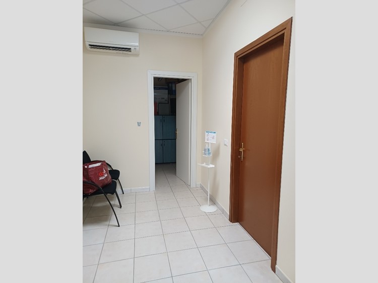 Ufficio in Affitto a Cascina, 650€, 55 m²