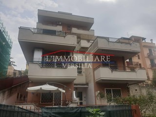 Casa Indipendente in Vendita a Roma, 335'000€, 220 m², arredato