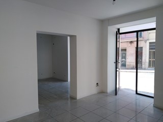 Immobile commerciale in Affitto a Ragusa, 550€, 70 m²