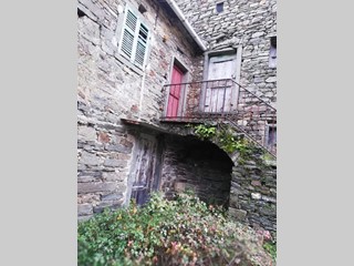 Casa Indipendente in Vendita a Zeri, 40'000€, 200 m²