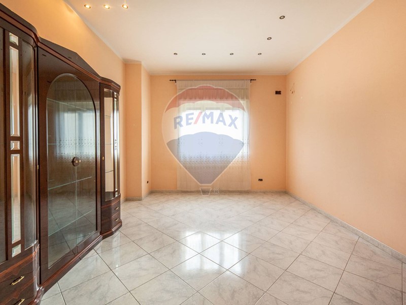 Appartamento in Vendita a Catania, zona Nuovalucello, 150'000€, 138 m²