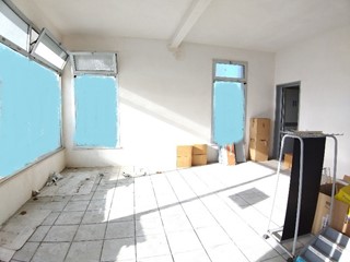 Immobile commerciale in Affitto a Cascina, 850€, 40 m²